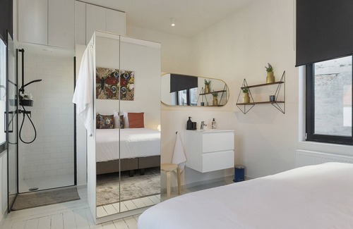 South Antwerp Apartment | Museum Zuid Colorful Marnix