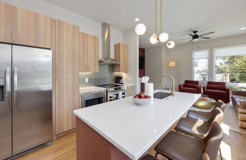 Woodbine House | Music City Abode - 4BD/4BTH - Stunning Rooftop!