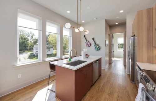 Woodbine House | Music City Abode - 4BD/4BTH - Stunning Rooftop!