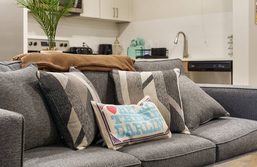 Eighth Avenue Apartment | "Music City Vintage in The Gulch" - Spacious 1 Bedroom Apt. Close to Broadway