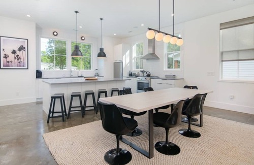 Mount Pleasant House | Music Manor/3-King Beds w/Pool,mins to Beach&DT