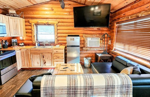 Mid America Cabin | Music Mountain Retreat Cabin D