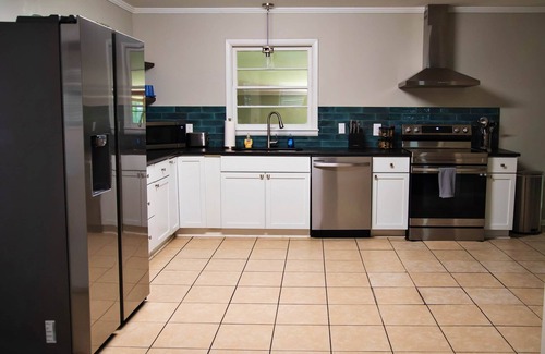 Statesboro House | Music on Marvin 2 Mins to GSU, Shopping, and Food