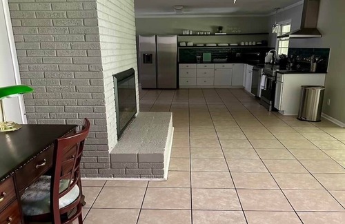 Statesboro House | Music on Marvin 2 Mins to GSU, Shopping, and Food