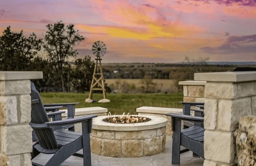 Fredericksburg Cottage | Music Row - 080