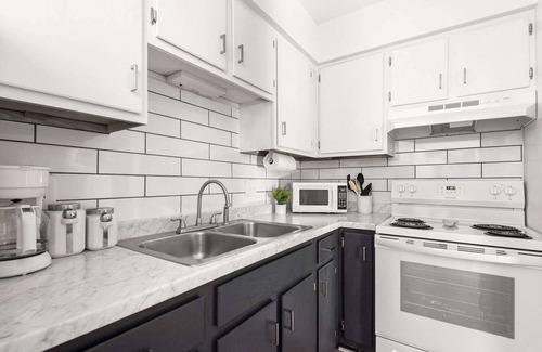 Nashville Apartment | Music Row 2BR - 2 bath sleeps 12