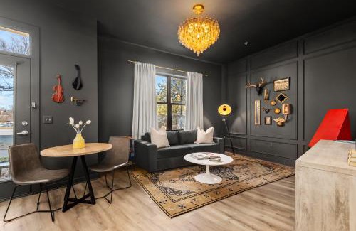 Hillsboro Village Apartment | Music Row pearls with Vandy and Belmont at your doorstep