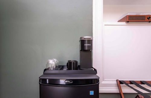 Luray Apartment | Musical Accents w/Southern Charm & Ensuite & WiFi