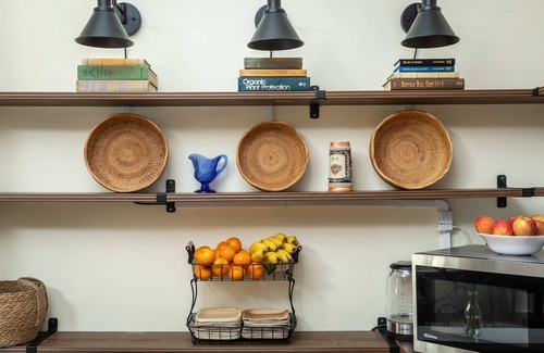 Luray Apartment | Musical Accents w/Southern Charm & Ensuite & WiFi