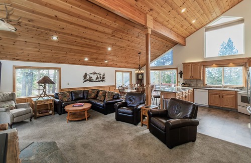 Shaver Lake House | Musick Ridge 3 bed, bonus room 2150.00 per wk- special is for all non holiday wk