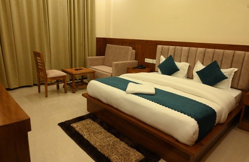 Sitapur Hotel | Musk Hill Resort