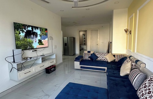 Bullawala Villa | Mussoorie View villa with WiFi in charming Dehradun