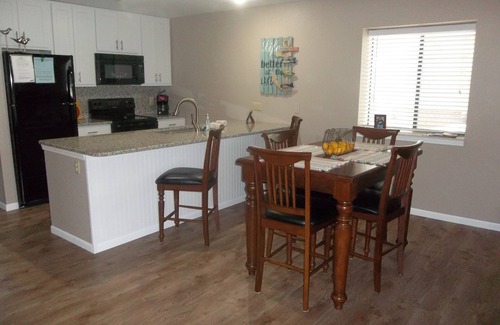Lake Ozark Condo | Must see! Beautiful updated condo! Few steps to condo & docks! Electric Grill!
