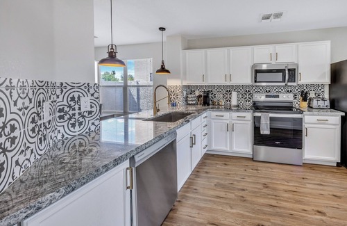 Mirador Estates House | MUST SEE! Large 3-Bedroom Home in Downtown Gilbert
