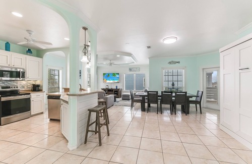 Port Aransas House | Mustang Island vacation home, access to beach & community pool