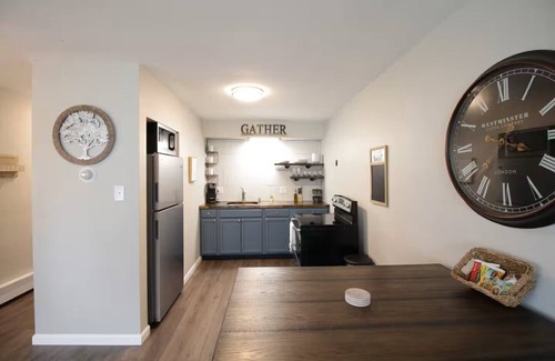 Fairborn Apartment | Mustang Maple, Condo,Fairborn, MINUTES to WPAFB & WSU, Fast Wifi