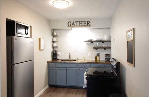 Fairborn Apartment | Mustang Maple, Condo,Fairborn, MINUTES to WPAFB & WSU, Fast Wifi
