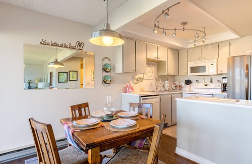 Freeland Condo | Mutiny Bay Condo by AvantStay | Walk to the Beach