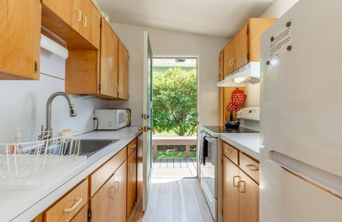 Freeland House | Mutiny Bay Waterfront Cabin by AvantStay | Views