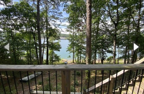 Tumbling Shoals House | "MUTT RANCH" lake home