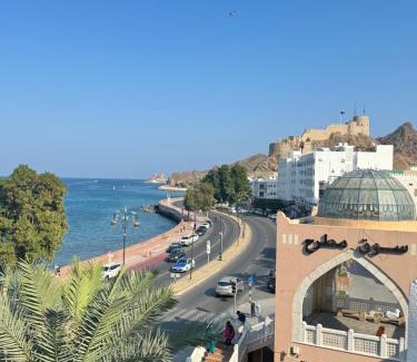 Muttrah Apartment | Muttrah Souq and Sea View