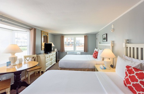 Oak Bluffs Hotel | MV Surfside Hotel