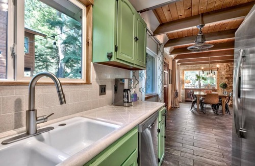 Pioneer Trail House | MV30 Lake Tahoe home close to skiing