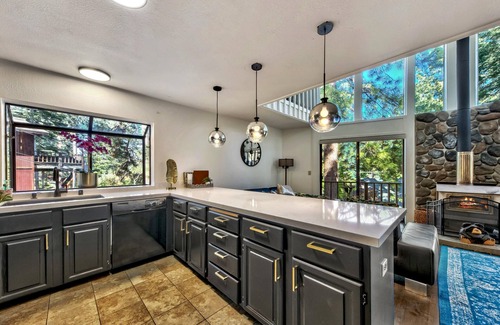 Lincoln Park House | Mv49 Lake Tahoe a Block From the Caverock Beach