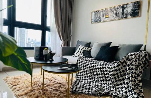 Taman Pertama Apartment | MVA17#Family Suite 8pax 3 Rooms M Vertica Velocity Mall Cheras IKEA Mytown Short Walk to MRT & LRT Maluri