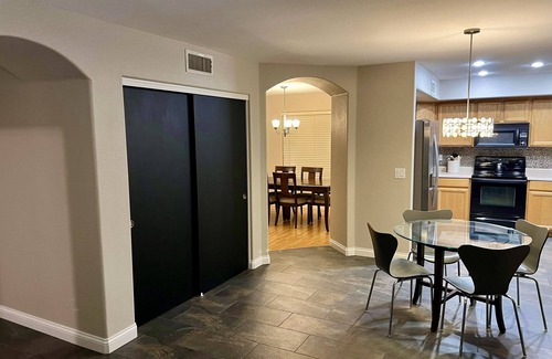 Avondale House | MVP Manor for your Grand Slam Getaway! Centrally located home base!
