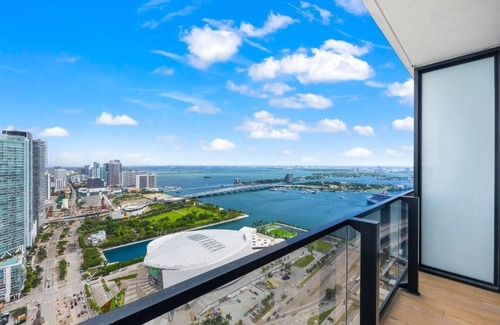 Downtown Miami Apartment | MVR 5 Star Views in Miamis Best Location