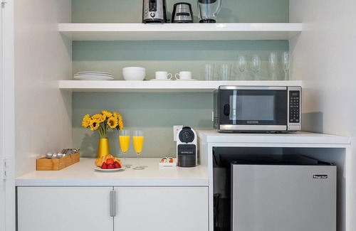 Coconut Grove Apartment | MVR Don-t Miss Out on This Luxury Suite