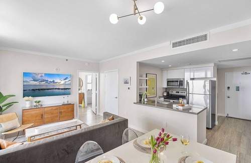 Coconut Grove Apartment | MVR Experience Elevated Living by the Bay