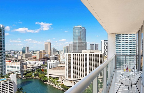 Downtown Miami Condo | MVR - Icon Brickell Beauty with Views