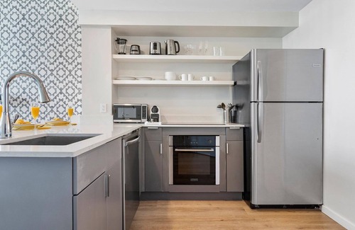 Coconut Grove Apartment | MVR-Limited Availability, Lock In Your Dates