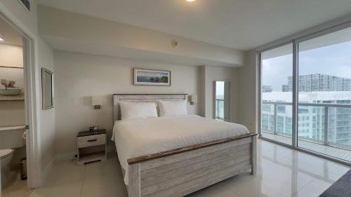 Downtown Miami Apartment | MVR - Skyline & Spa for Brickell Perfection