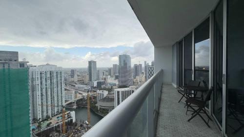 Downtown Miami Apartment | MVR - Skyline & Spa for Brickell Perfection