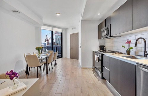 Downtown Miami Apartment | MVR Stay Steps away from Everything Downtown