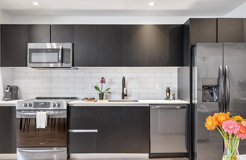 Downtown Miami Apartment | MVR Stay Steps away from Everything Downtown