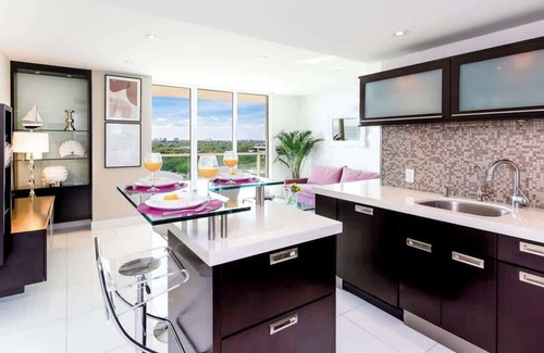 Coconut Grove Apartment | MVR-Stop Searching-This Stay Has It All