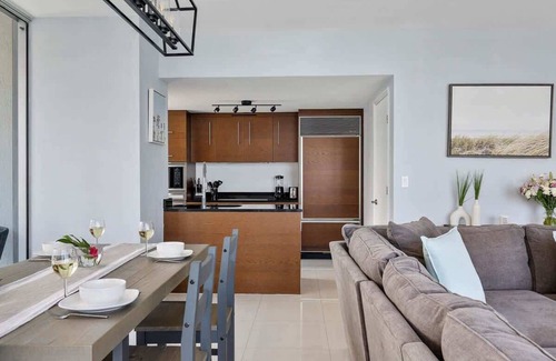 Downtown Miami Apartment | MVR|Stunning Views in Iconic Brickell Tower