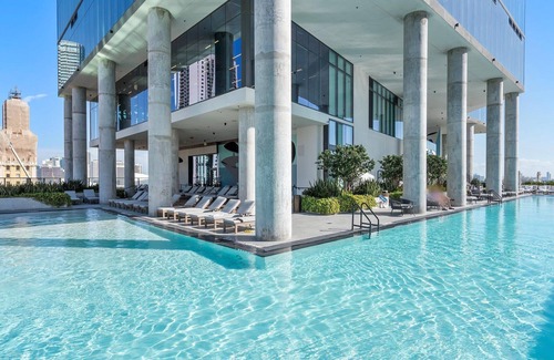 Downtown Miami Apartment | MVR Ultra-Lux Studio with Epic Water Views