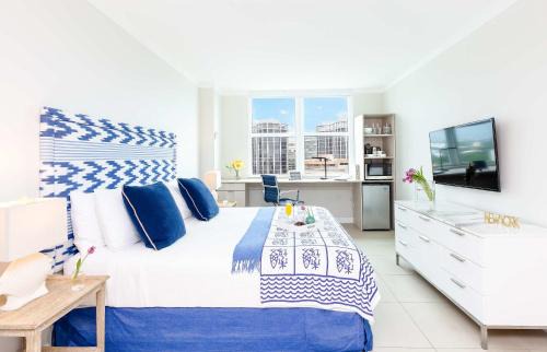 Coconut Grove Apartment | MVR Unforgettable Balconies Await You