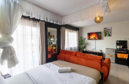 Ngara West Cabin | Mvuli suits