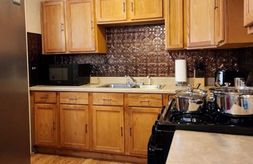 Midwest City House | MWC - Sandra · Charming Centrally Located Home