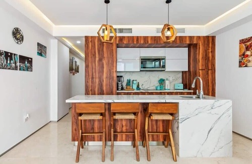 Emiliano Zapata Apartment | Bright 2BR -Private Balcony - Rooftop Pool