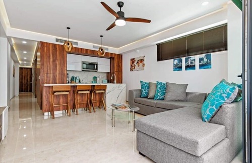 Emiliano Zapata Apartment | Bright 2BR -Private Balcony - Rooftop Pool