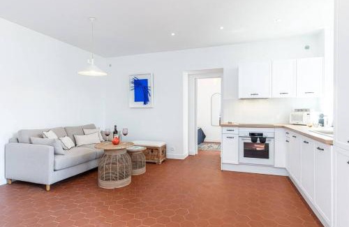 Old Town Apartment | MY CASA - PONCHETTES 17 - with Garden, 30m from the sea