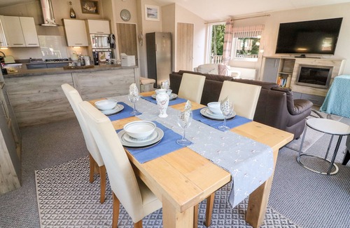 South Lakeland Leisure Village Cottage | MY DREAM, family friendly, character holiday cottage in Carnforth
