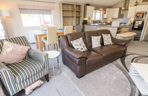 South Lakeland Leisure Village Cottage | MY DREAM, family friendly, character holiday cottage in Carnforth